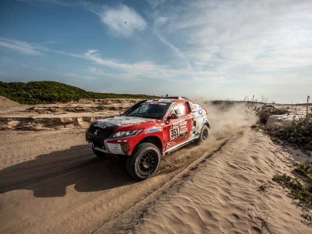 Eclipse Cross Dakar 2019